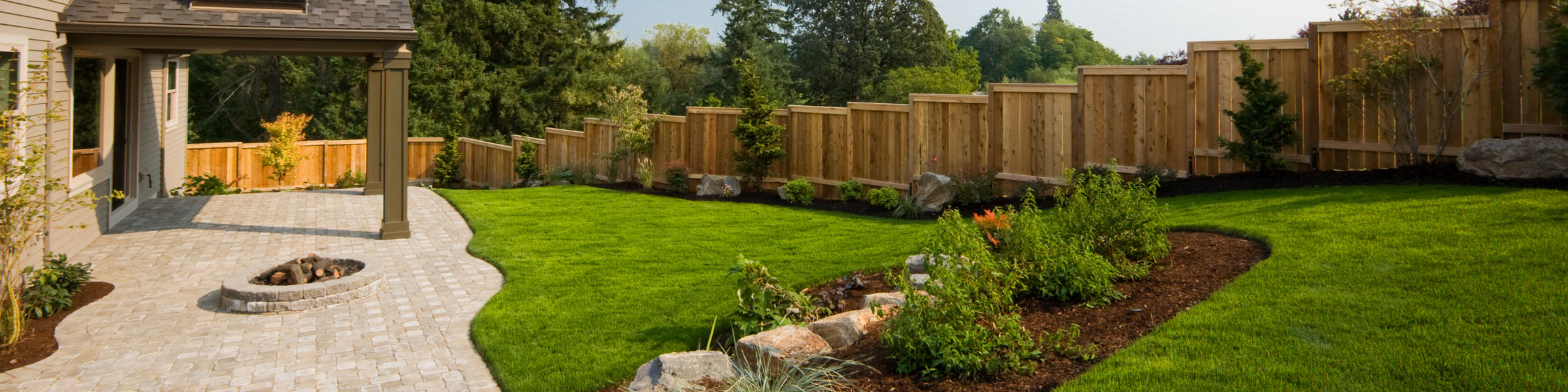 Landscaping, residential and commercial landscaping and maintenance services in Gatineau, Hull, Aylmer, Cantley, Chelsea, the greater Outaouais region and Ottawa